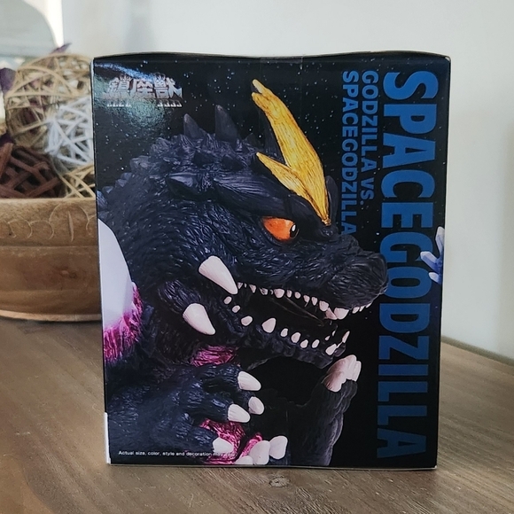 🦖 Bandai Namco Space Godzilla Figure – Kaiju Collectible, NIB, NWT - Picture 3 of 14